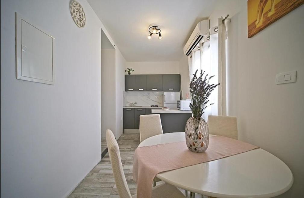 Apartment Vita Postira Exteriér fotografie